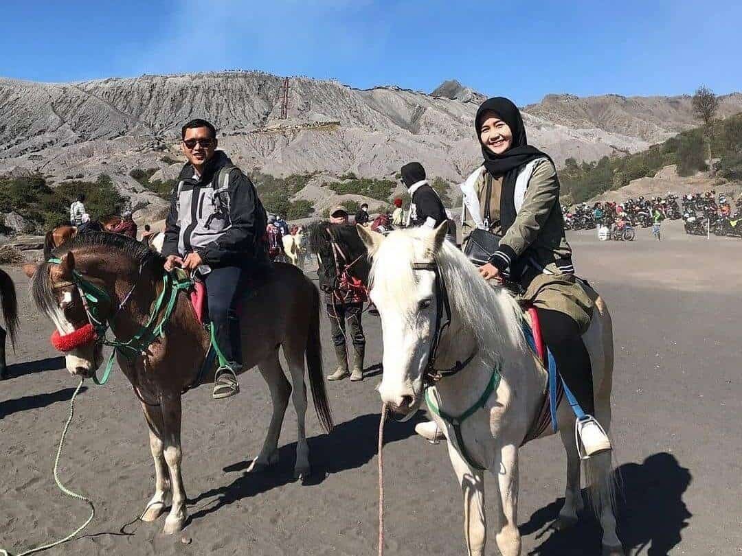Berkuda di Gunung Bromo (sumber instagram @infowisatagunungbromo)