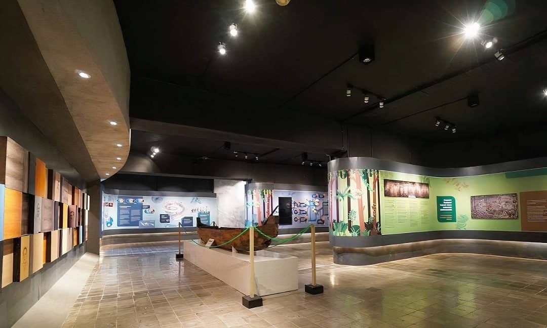 Museum nasionalsejarah alam indonesia (sumber atourin.com)