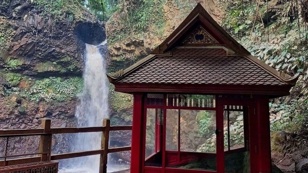 Curug Dago - Keindahan Air Terjun di Tengah Kota (sumber viva.co.id)