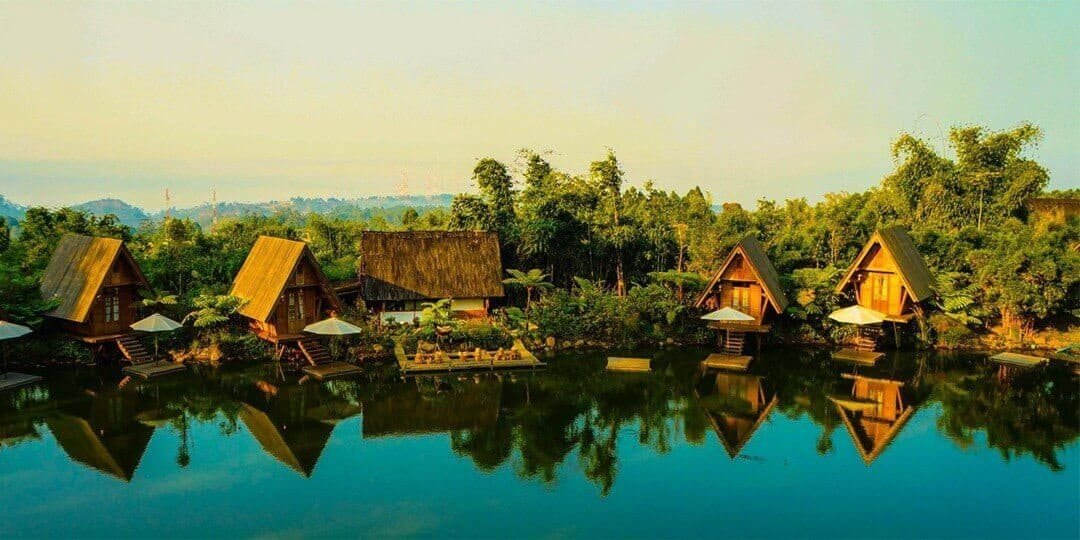 Dusun Bambu - Pesona Tradisional di Era Modern (sumber trip.com)