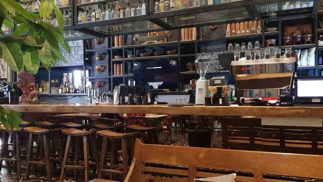 7. 10 Cafe Hits di Jalan Braga Bandung, Wajib Mampir!