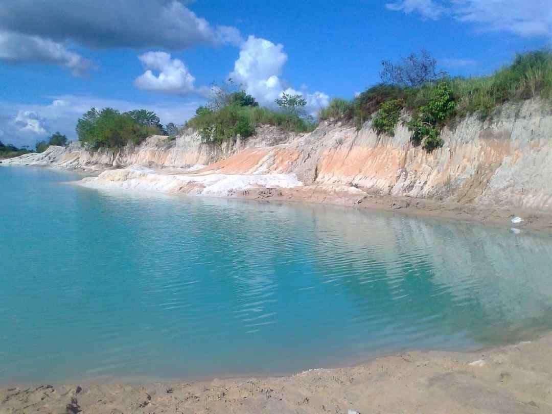 Danau Biru Tewang Pajangan