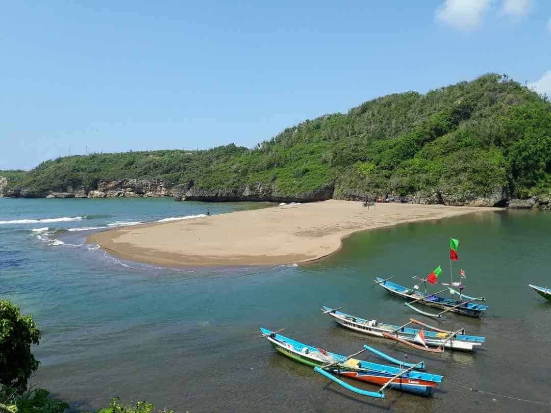 pantai baron jogja 