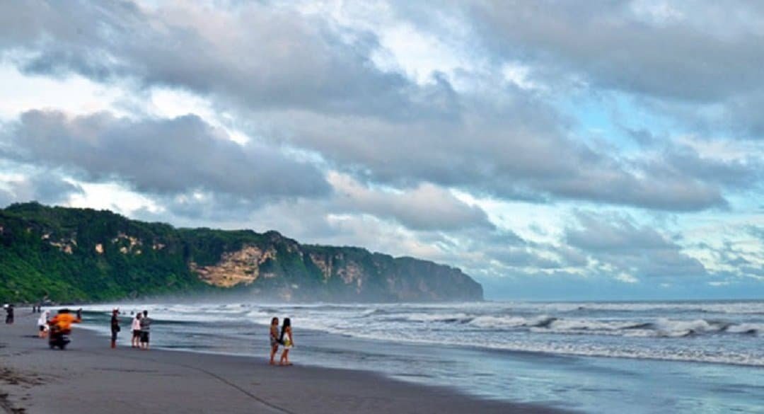 Bersantai di Pantai Parangtritis