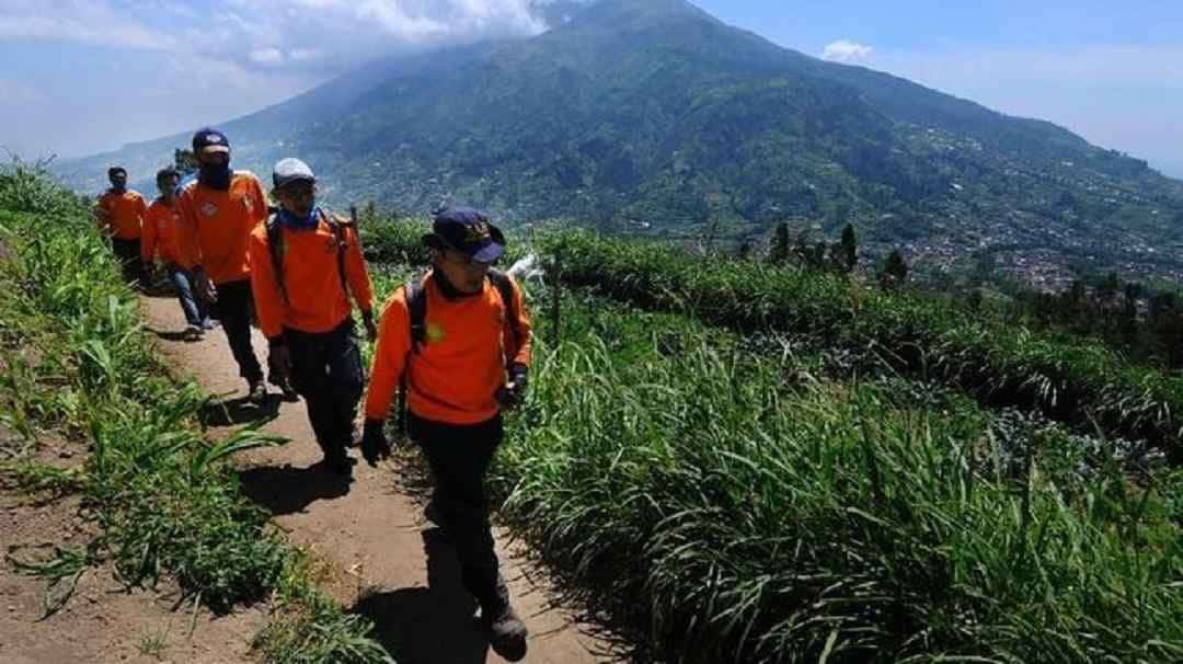 Mendaki Gunung Merapi 