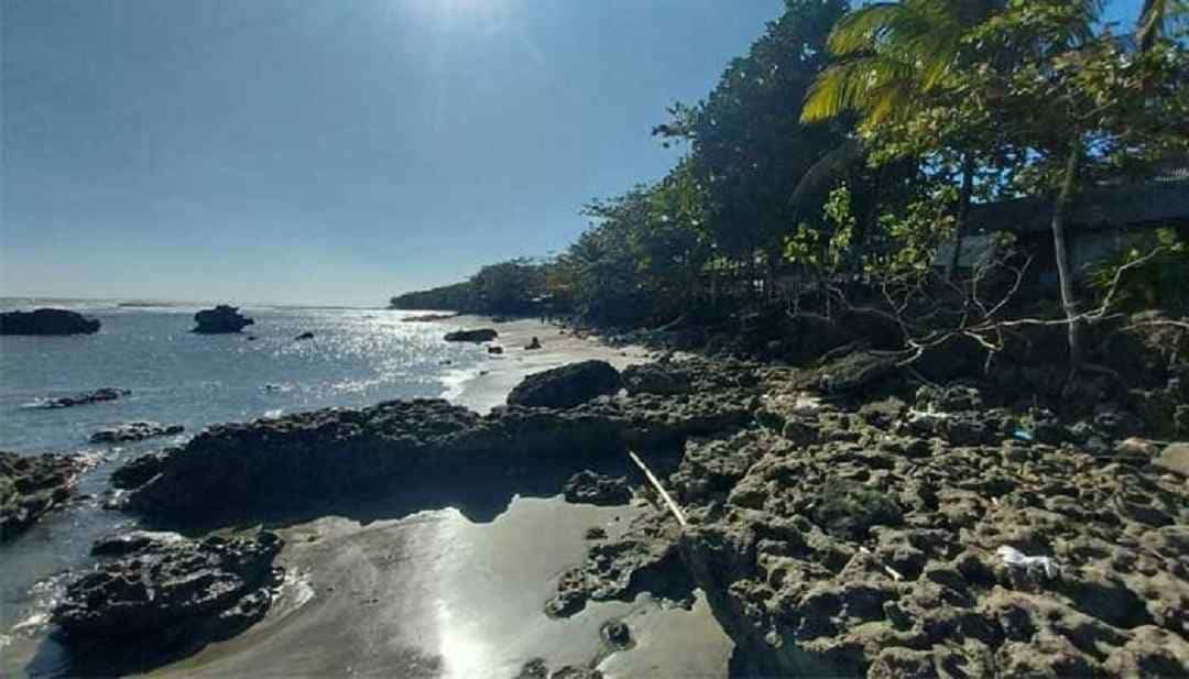 Pantai Minajaya 