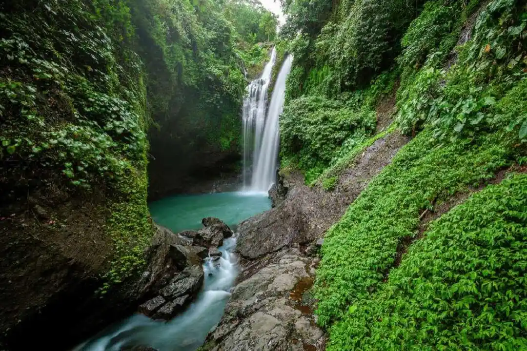 air terjun aling aling