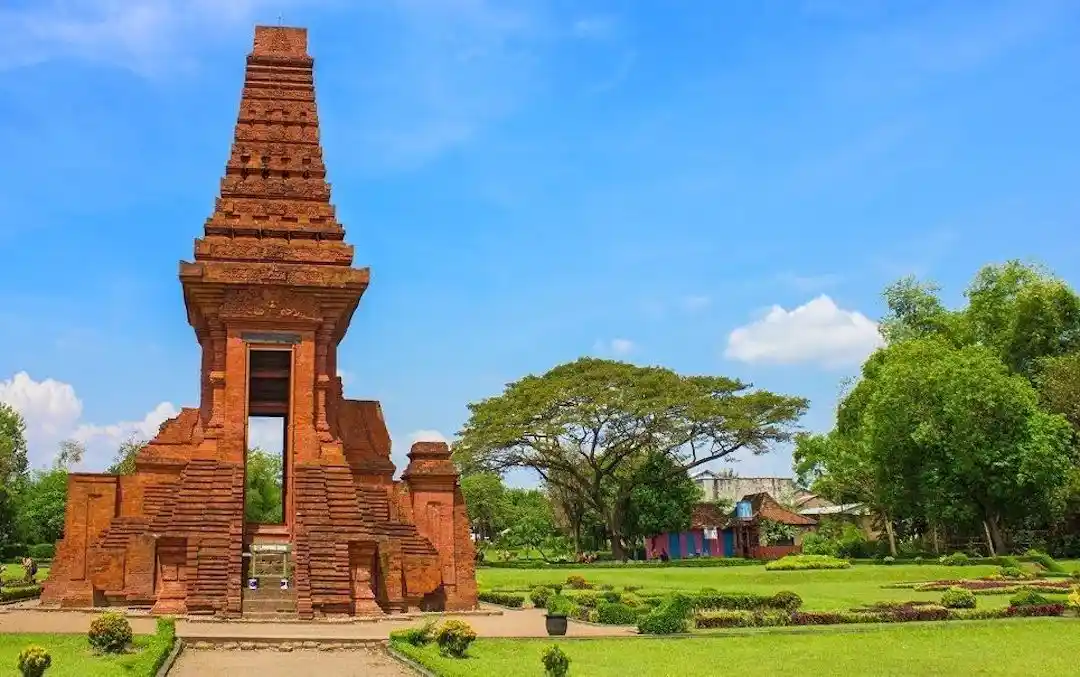 10 Tempat Wisata Mojokerto Terbaik yang Wajib Dikunjungi