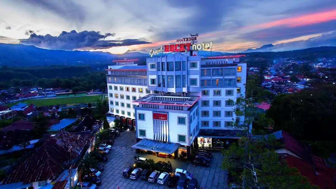 Hotel Grand Rocky