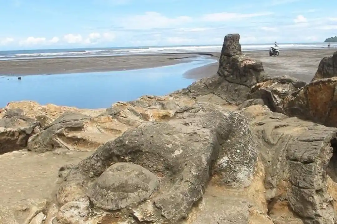 Pantai Air Manis