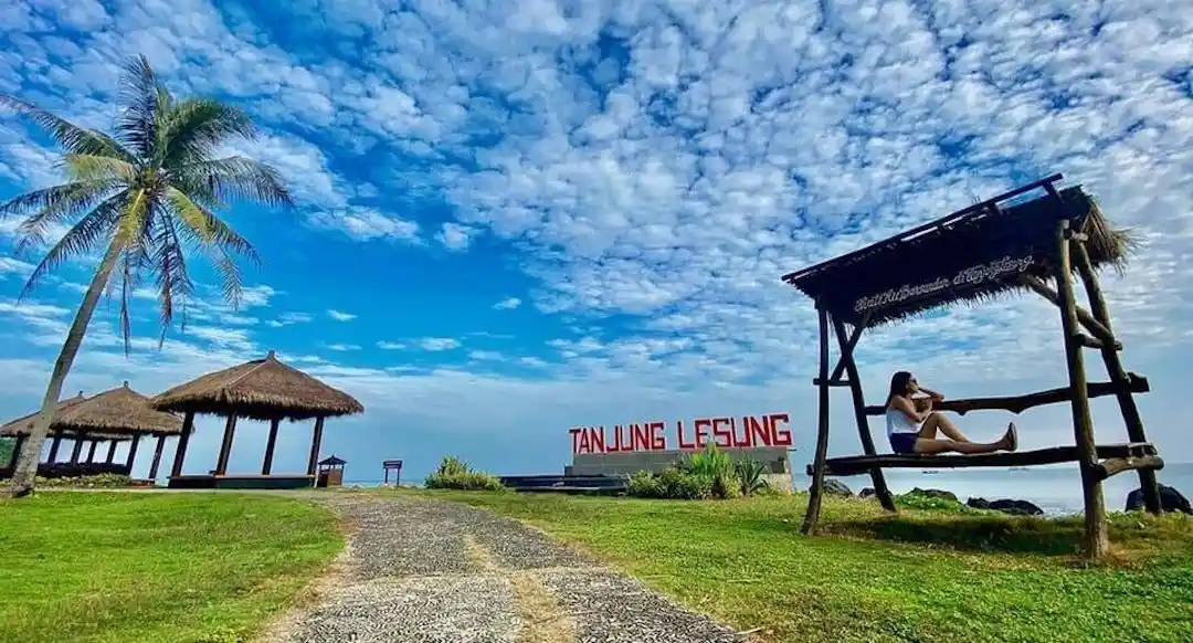 Pantai Tanjung Lesung