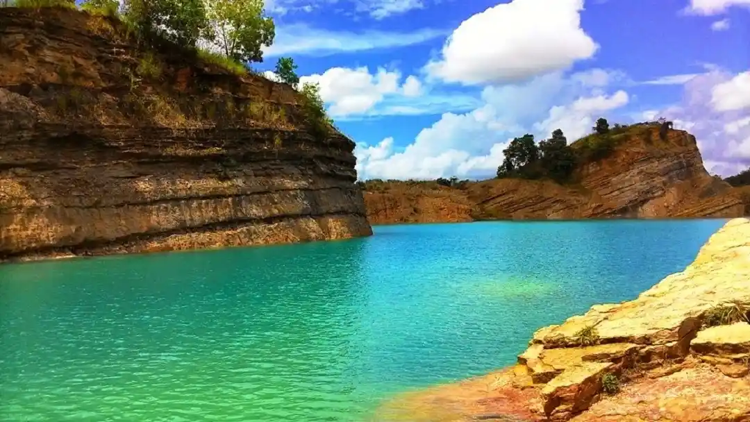 Danau Biru Pengaron Kabupaten Banjar