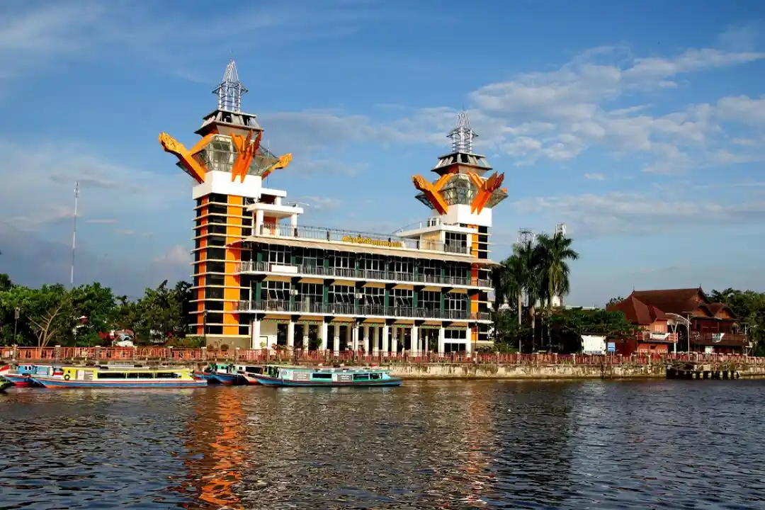 Menara Pandang Siring Sungai Martapura