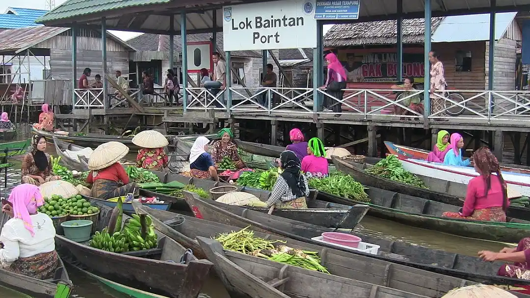 Pasar Terapung Lok Baintan