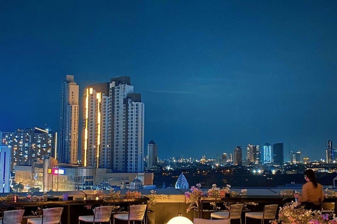 Soiree Rooftop Bar