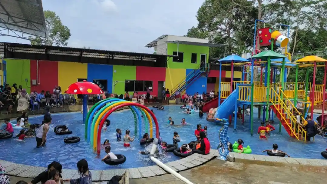Lintang Waterpark Education