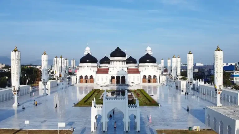 13 Oleh Oleh Khas Mekah Arab Saudi, Wajib Dibawa Pulang!
