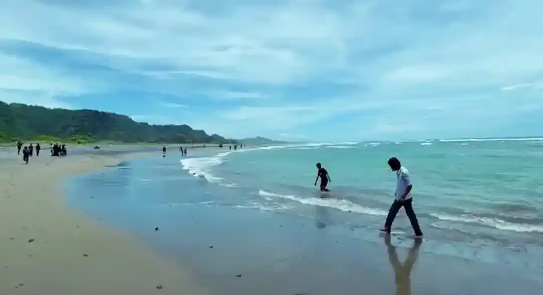 pantai bubujung tasik